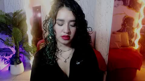 ellis_tay online show from April 9, 11:59 am