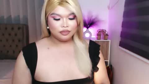 Ellise online show from December 5, 5:40 am