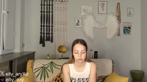 elly_ary online show from January 11, 9:20 pm