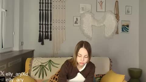 elly_ary online show from January 12, 9:31 pm