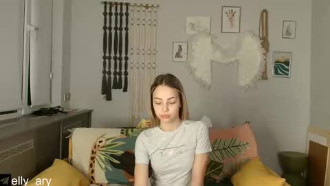 elly_ary online show from November 29, 9:19 pm