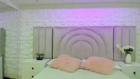Ellye online show from June 27, 11:33 am