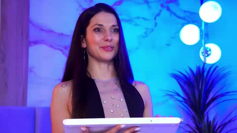 Elly online show from November 13, 8:52 pm