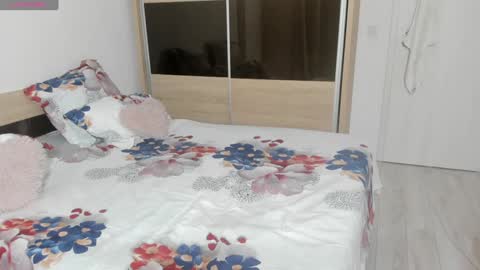 ellslimdoll online show from January 10, 6:28 pm