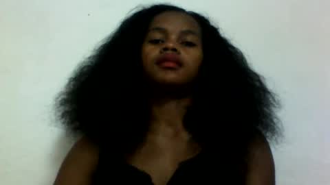 elodie228680 online show from June 13, 5:16 am