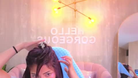 Elody  online show from November 7, 3:23 am