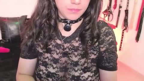 elowen_halley1 online show from January 16, 10:06 pm