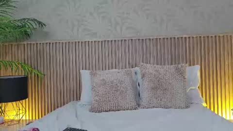 Isabela Martinez online show from July 7, 6:47 am