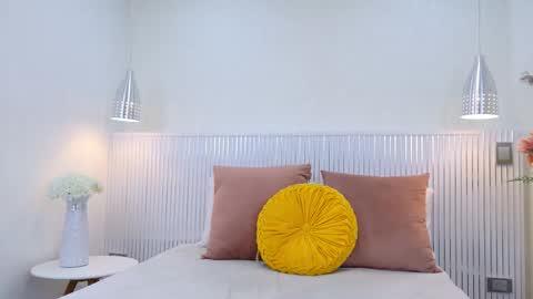 Isabela Martinez online show from September 26, 1:20 pm