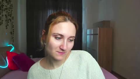 Elsa  online show from February 18, 3:21 am