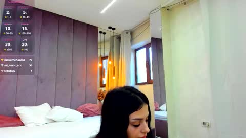 elyarose_ online show from January 9, 8:30 am