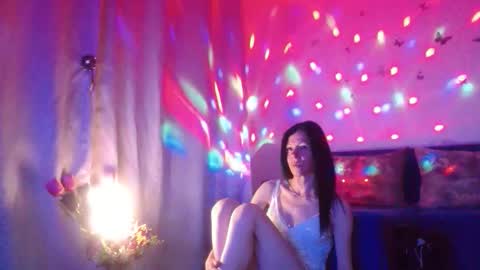 Elisa online show from April 18, 7:29 pm