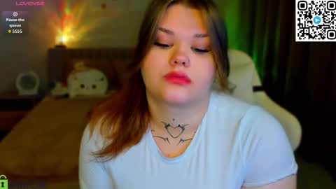 Snapshot of elzaa_ark chatting on October 10, 3:33 am Eliza online show from October 10, 3:33 am