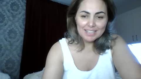 Em online show from April 22, 9:12 pm