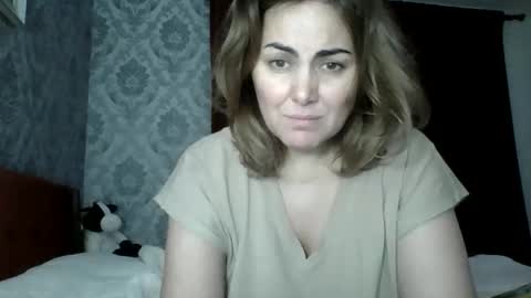Em online show from May 10, 10:01 pm