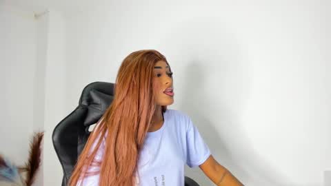 Snapshot of emattaylor chatting on December 25, 11:22 am . online show from December 25, 11:22 am