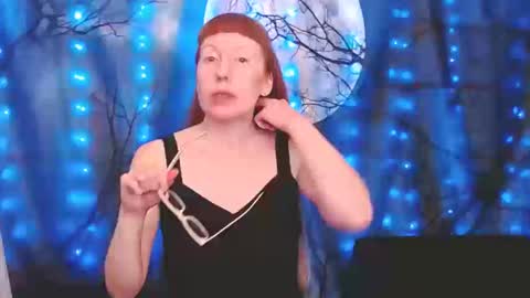 Snapshot of ember_starleena chatting on October 20, 6:00 pm Ember Starleena online show from October 20, 6:00 pm