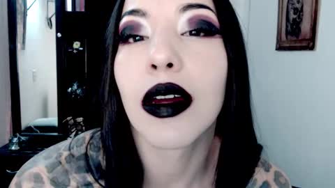 Emerald Black online show from December 21, 4:06 am