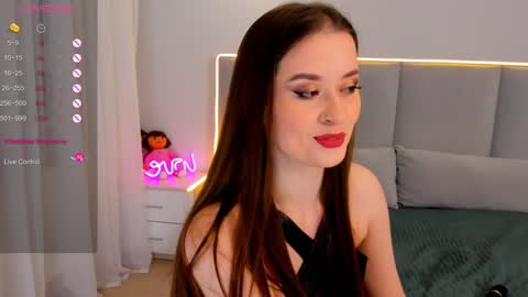 Snapshot of emelilove chatting on December 25, 5:05 am Emeli online show from December 25, 5:05 am