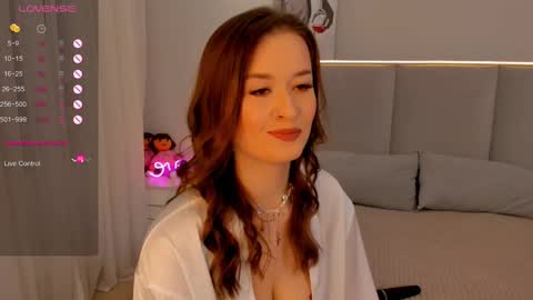 Snapshot of emelilove chatting on March 6, 5:35 am Emeli online show from March 6, 5:35 am