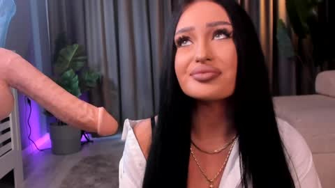 Emerald online show from April 8, 3:03 pm