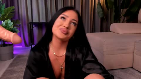 Emerald online show from April 14, 3:12 pm