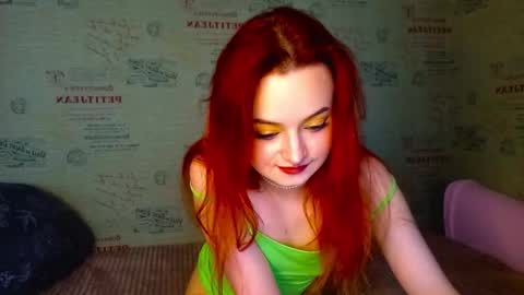 Snapshot of emi_less chatting on October 13, 12:08 pm Emi online show from October 13, 12:08 pm