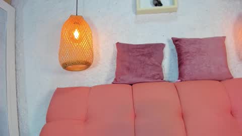 Emily online show from November 18, 12:06 pm