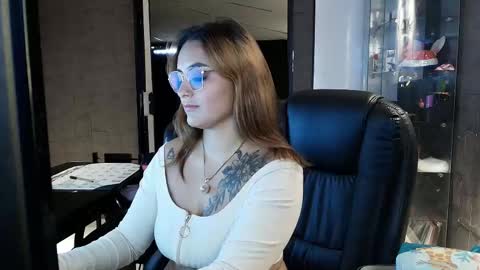 Emily online show from November 7, 12:00 pm