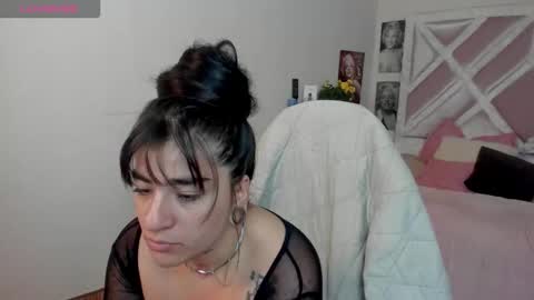 emilayton_ online show from September 25, 8:39 pm