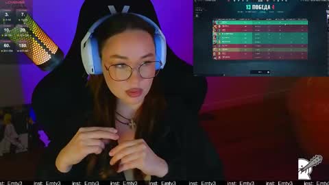 Emili online show from April 25, 1:41 pm