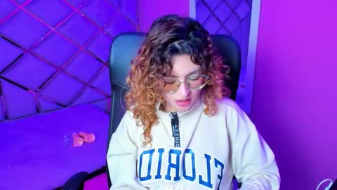 Emy  online show from November 20, 4:24 am