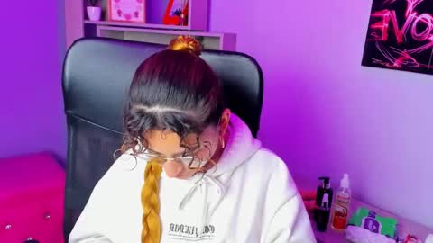 Emy  online show from November 22, 2:14 am