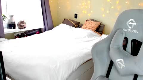 emili_sweet__ online show from March 4, 10:35 am