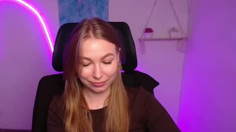 Emilia online show from November 11, 12:46 pm