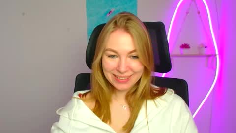 Emilia online show from March 21, 8:19 am