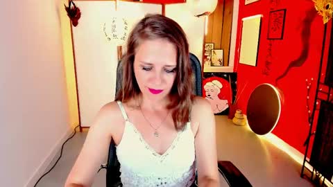 Emilia Bedy online show from June 3, 9:32 am