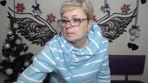 EmiliaGree online show from December 14, 8:03 pm