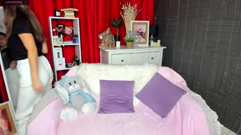 Emiliya online show from January 8, 1:00 am