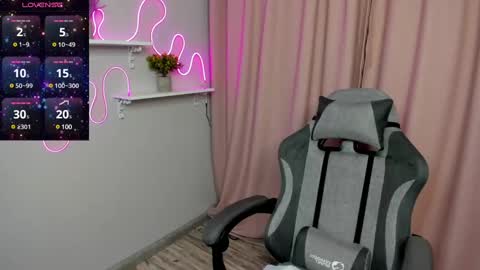 Emiliya online show from February 11, 2:25 am