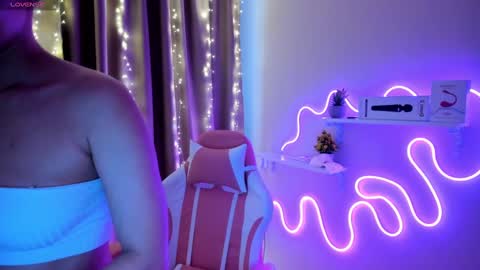 Emiliya online show from March 5, 2:25 am