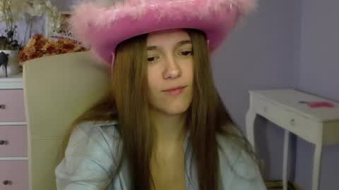 Snapshot of emilly_lust99 chatting on March 1, 7:41 am Emilly online show from March 1, 7:41 am