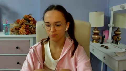 Emilly online show from April 16, 6:46 am