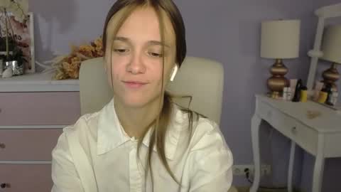 Emilly online show from December 5, 8:03 am