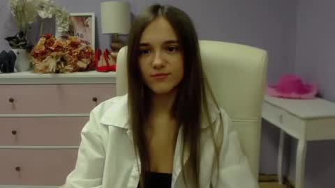 Snapshot of emilly_lust99 chatting on February 1, 7:47 am Emilly online show from February 1, 7:47 am