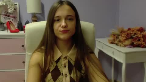 Snapshot of emilly_lust99 chatting on December 30, 7:48 am Emilly online show from December 30, 7:48 am
