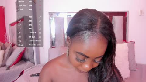 Emilly Roa online show from March 27, 12:01 am