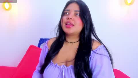 Snapshot of emily_cooper20_ chatting on December 21, 5:25 am Emily online show from December 21, 5:25 am