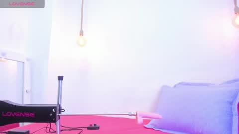 Snapshot of emily_cooper20_ chatting on February 2, 7:25 pm Emily online show from February 2, 7:25 pm