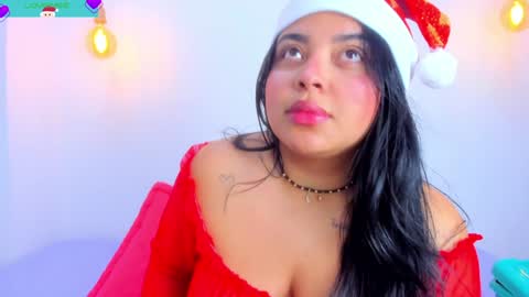 Snapshot of emily_cooper20_ chatting on December 22, 5:56 am Emily online show from December 22, 5:56 am